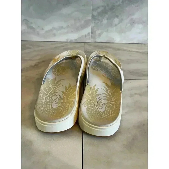 Olukai Women's NU'A PI'O White Floral Flip Flops Slides Sandals SIZE 10 - Picture 4 of 7